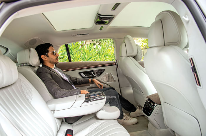 Mercedes-Benz S 350d and EQS 580: the 'S' factor